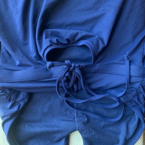 Women’s Medium Navy Athleta Halter Swim top - Picture 4 of 9